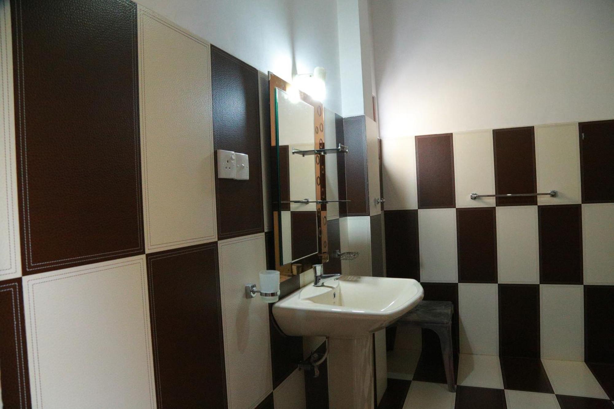 The King Apartment Hikkaduwa Exterior photo