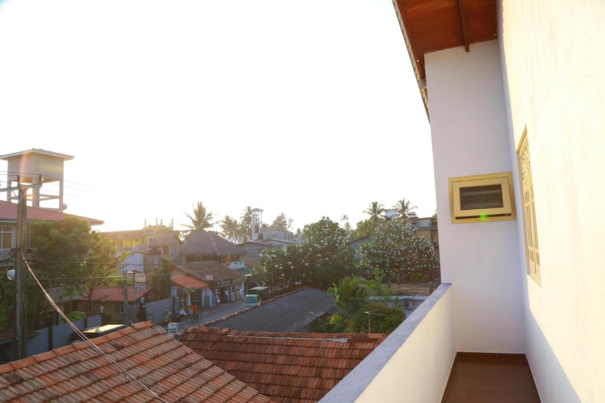 The King Apartment Hikkaduwa Exterior photo